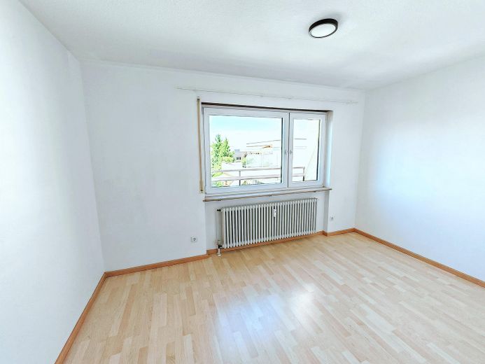bezugsfreie und helle 3-Zi. Penthouse Wohnung in Schelmenholz – Kinderzimmer