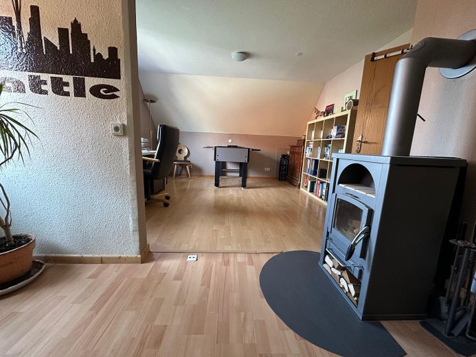 Gepflegte Doppelhaushälfte mit Einliegerwohnung in ruhiger Ortsrandlage von Ulm-Mähringen – Schlafzimmer 2 OG