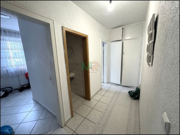 Wohn- und Geschäftshaus in zentraler Lage von Pforzheim – 1. OG, Flur 2