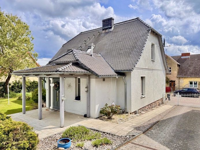 HORN IMMOBILIEN ++ geschmackvoll renoviertes Einfamilienhaus in Pampow bei Löcknitz. – Nutzen Sie Ihre Chance!