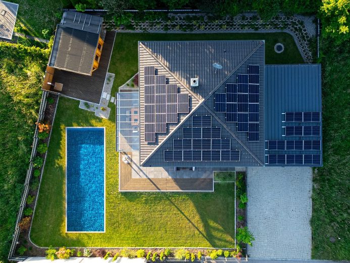 Swimmingpool als Option (KI)