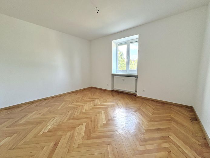 Modernisierte 3-Zimmer Wohnung – Schlafzimmer 1
