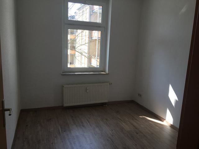 Günstige 2-Zimmer mit Wannenbad und Laminat in guter Lage! – IMG_3721