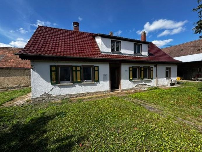 Quiet and Sunny Building Plot with Detached House, Barn and Large Garden in Oberweimar! – Photo 1