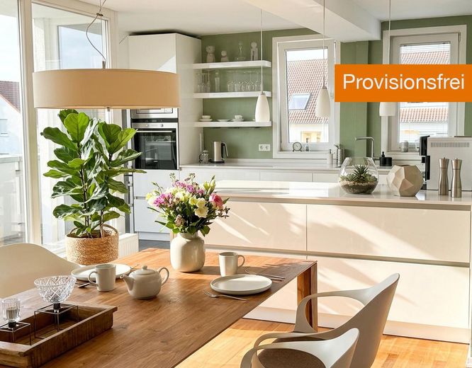 Boven de daken van het Malerviertel – prachtig zolderappartement met droomachtig terras – Essbereich - offene Küche