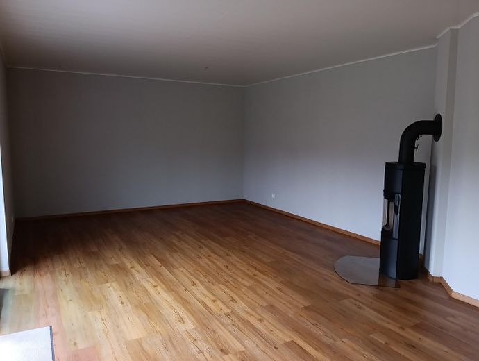 Bungalow am Bernsteinsee See Sassenburg Wohnhaus Ferienhaus Wertanlage – Wohnzimmer