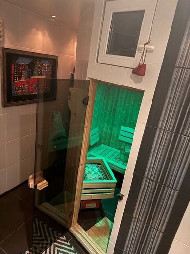 5 Zimmer DHH mit gehobener Ausstattung- von Privat – Sauna