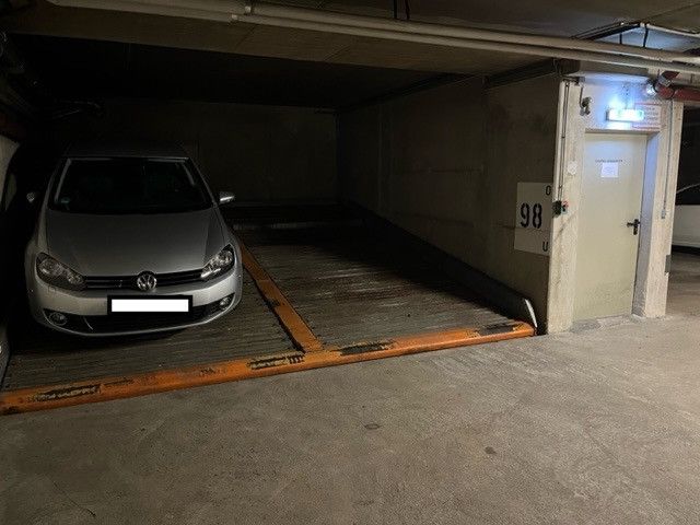 Duplex-Stellplatz in Tiefgarage – München-Lehel, provisionsfrei – Duplexparker Nr. 98 oben