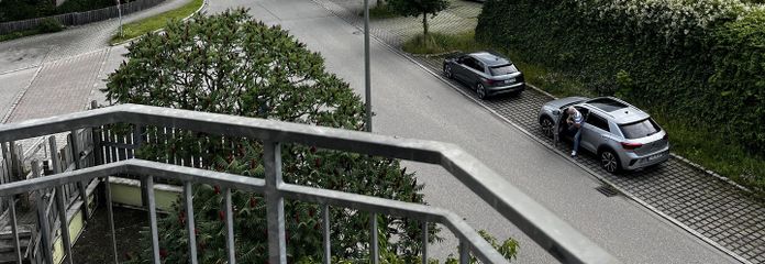 Ist Ihr Büro zu heiß?  Das 115m2 TRAUMBÜRO ist so gut isoliert, dass Sie keine Klima brauchen – Eckgrundstück viel Abstand 