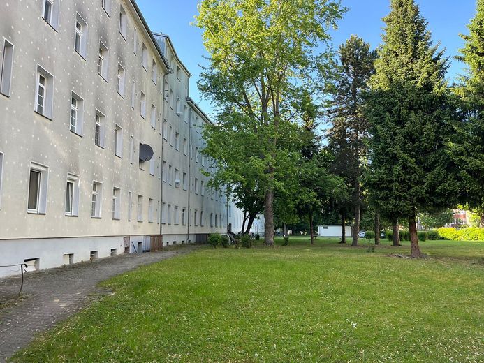 Rathaus Steglitz yakınında yeşil iç avlulu eski yapı cazibesi – Fotoğraf 8