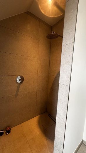 Exklusive 4-Zimmer-Wohnung mit großem Balkon – Foto 7