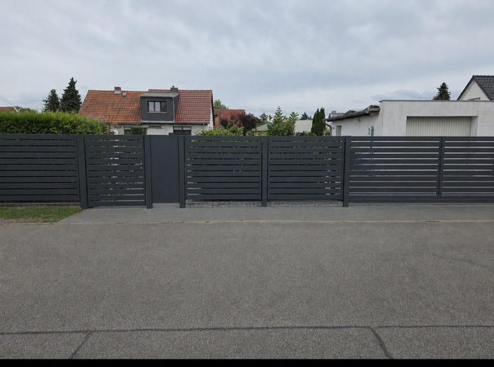 Sunny semi-detached house with a large plot – Photo 1