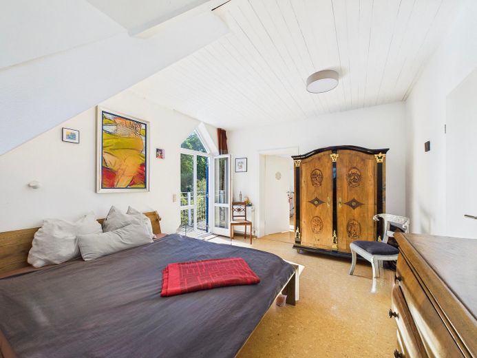 Schlafzimmer mit Südbalkon