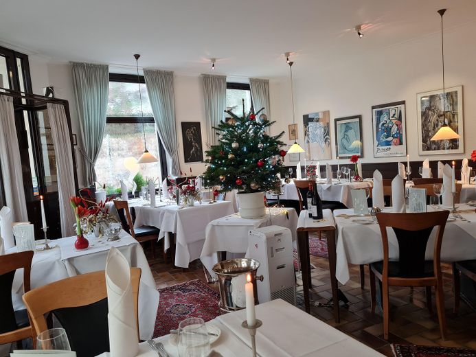 Traditionsrestaurant in Bestlage am Saarbrücker Schloss einmalige Chance für Gastronomen&Investoren – Foto 2