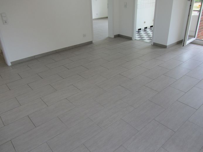 Alfter/Bonn * Barrierearme Komfortwohnung* Aufzug * EBK * S/W Loggia*Stellplatz* Hausmeisterservice* – großzügiges Wohn/Esszimmer