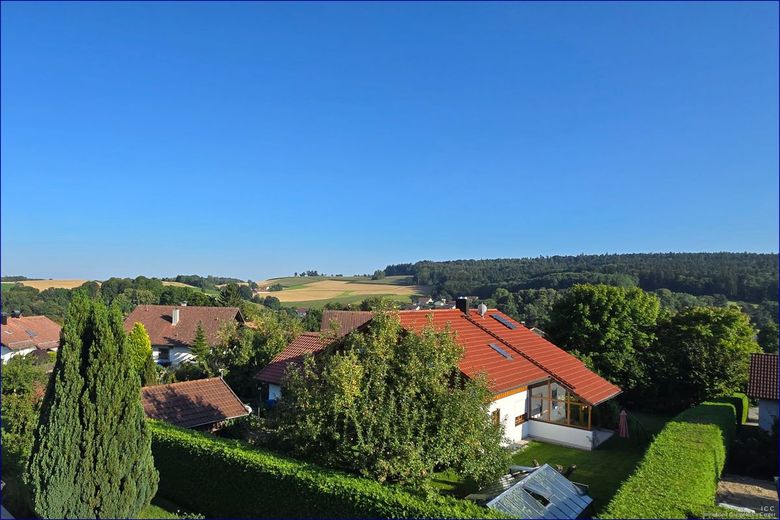 RESERVIERT 
Große Doppelhaushälfte mit ELW und/oder Büro in Kößlarn - Bäderdreieck – ICC - Immobilien Competence Center - Doppelhaushälfte in Kößlarn