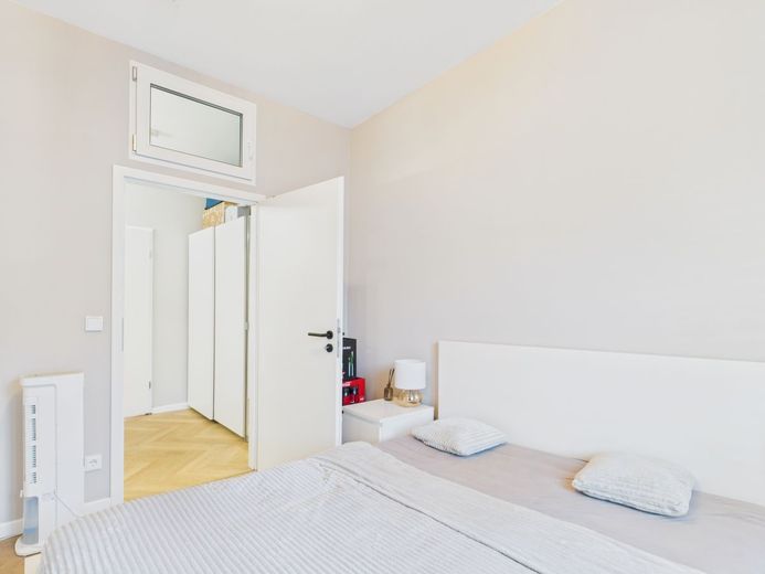 bezugsfreie 3 1/2-Zimmer-Wohnung mit Balkon in Charlottenburg, hochwertig möbliert – Gästezimmer