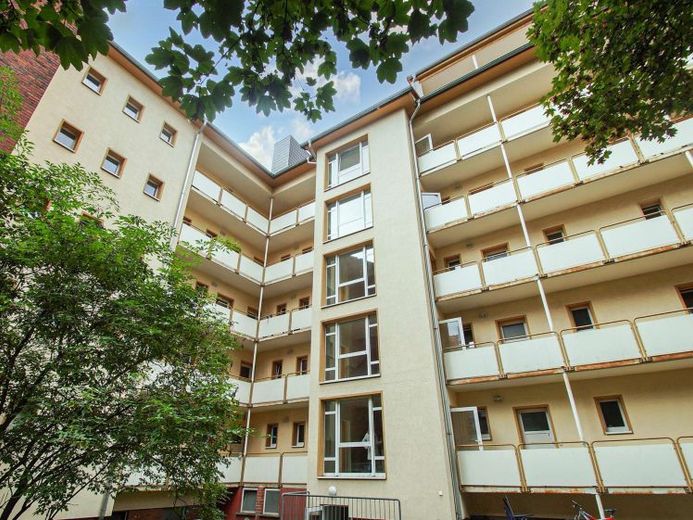 Piso de 2 habitaciones con jardín de invierno en el corazón de Erfurt! - Alquilado y sin comisión- – Foto 1