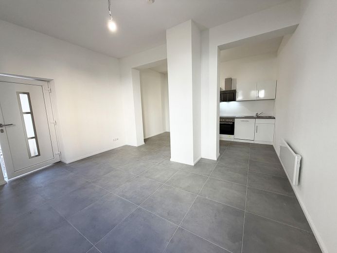 Nuovo appartamento di 1 stanza | Bagno di alta qualità e cucina inclusa | Dal 01.01.27 | In posizione centrale a Bad Cannstatt – Apartment