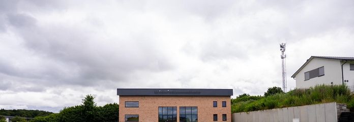 Representatief bedrijfspand met inpandige woning – Gewerbeobjekt Haverkamp Selent