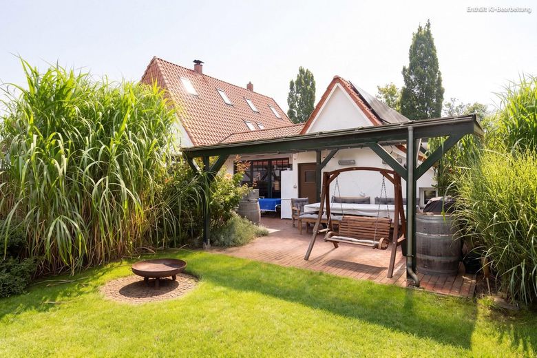 Family home with sauna, practice, cold room, barbecue hut, photovoltaic system and large garden in Horn-Lehe – Garten_1