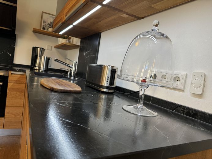 Haus auf 900 m ü NN am Auersberg im Erzgebirge – Schick