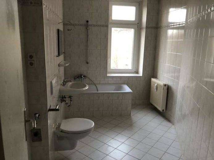 Gepflegte 3-Zimmer mit Laminat und Wannenbad in Uni- und Zentrumsnähe* – Foto 1