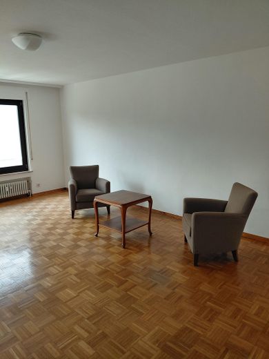 Şampanya havasında huzur vahası, komisyonsuz – Wohnzimmer