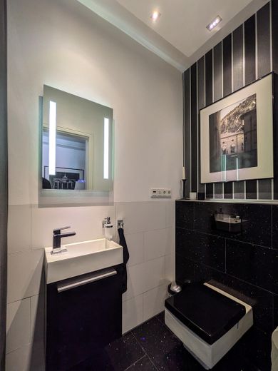 105m² klimatisierte Dachgeschosswohnung in Berlin-Friedenau – Toilette