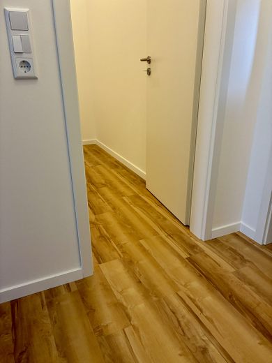 Hochwertige Fünfer-WG, Familienwohnung oder Praxis: Erstbezug nach Kernsanierung in der Innenstadt – Hauswirtschaftsraum