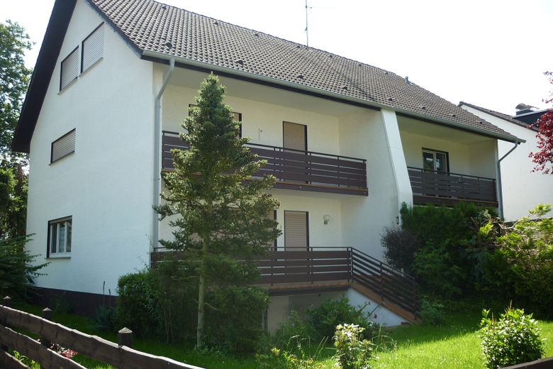 große Doppelhaushälfte ideal zum Wohnen und Arbeiten – Gartenseite  (rechte Seite)