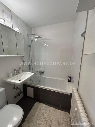 Appartement moderne meublé de 2 pièces avec une terrasse sur le toit à couper le souffle à Schwabing – c4195ec29510e3c993c5f9c62955514223352b85.jpg