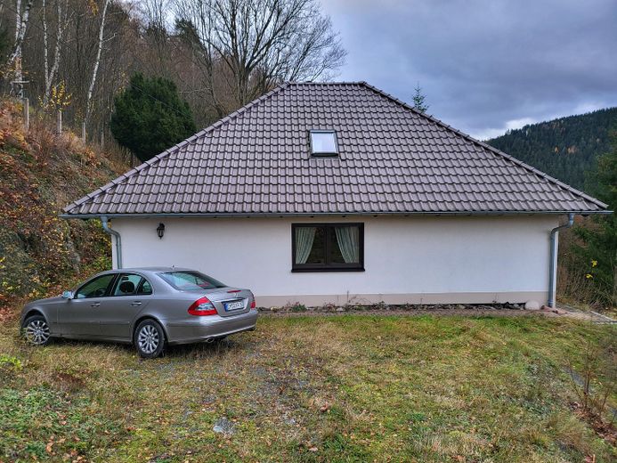 Anfahrt auf dem Grundstück