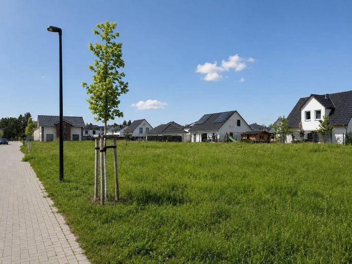 Kaufpreisrabatt bis 30.09.2026! Grundstück provisionsfrei & ohne Bauträgerbindung im Neubaugebiet – Baufeld