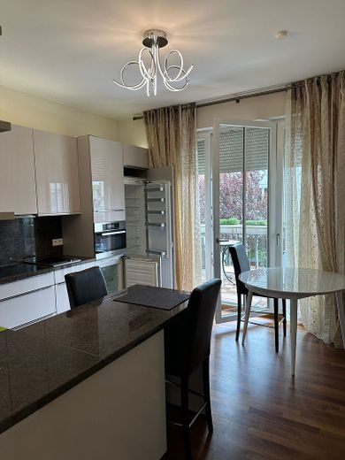 4 Zimmer Wohnung in einer Stadtvilla in Schmargendorf, Fußbodenheizung, Terrasse, 2 TG Stellplätze – Küche