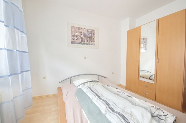Modern eingerichtete Wohnung im beliebten Rüttenscheid mit Internetzugang, ruhige Seitenstraße der RÜ – 5a2833d8c8a827efb3289ee20caf43a67295c735.jpg
