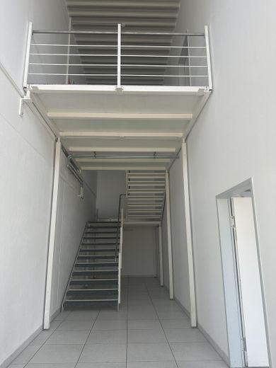 Treppe innen Eingang Nord
