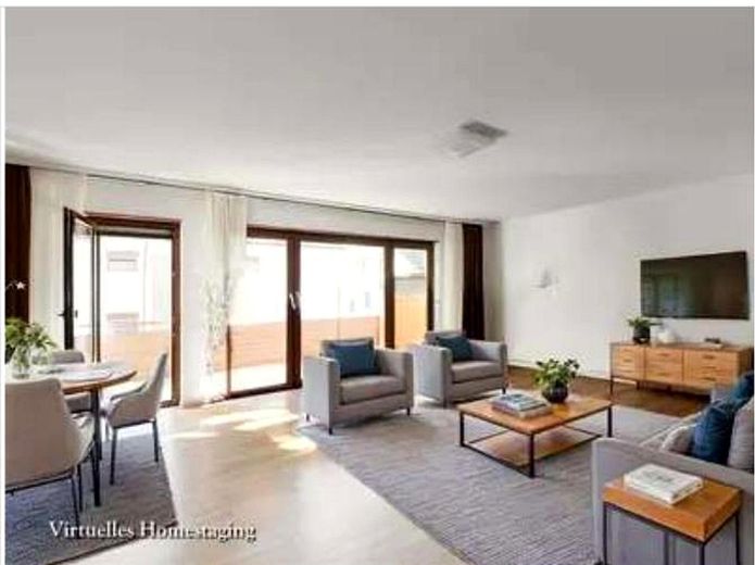 125 m² w Leo.-Warmbronn: 4,5 pokoju, balkon od południa, garaż i miejsce parkingowe – bez prowizji – Titelbild: Wohnzimmer virtuell