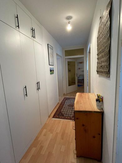 Modernes Zuhause mit Parkblick – 4-Zimmer-Wohnung mit großem Süd-Balkon & Garage – Diele