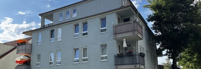 RÉSERVÉE *** Appartement moderne de 2 pièces en copropriété à Erfurt avec balcon et place de parking en garage souterrain