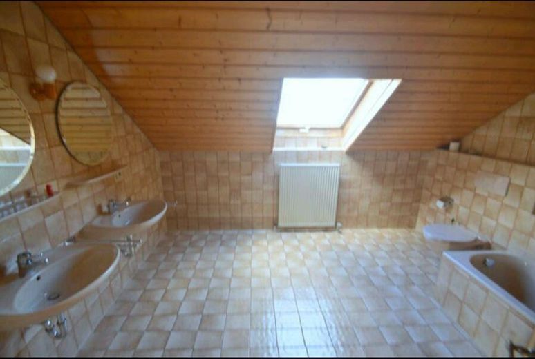Maison pour 1 à 2 familles + appartement indépendant – Bad DG