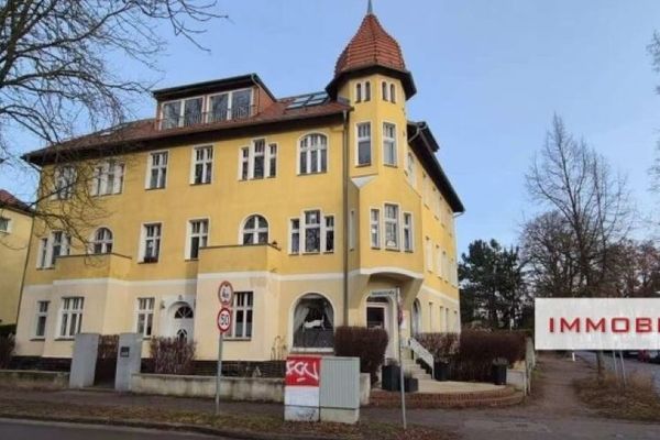 IMMOBERLIN.DE - Urocze mieszkanie w starym budownictwie z nastrojową galerią w spokojnej lokalizacji