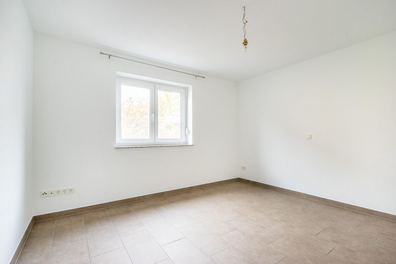 * Ampio appartamento di 3,5 locali | 94 m² | cucina componibile e balcone * – Schlafzimmer