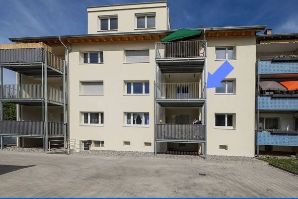 Attraktive, schöne 4 Zimmer Wohnung mit Balkon im 1.OG in Radolfzell - bezugsfrei, KFW 55!