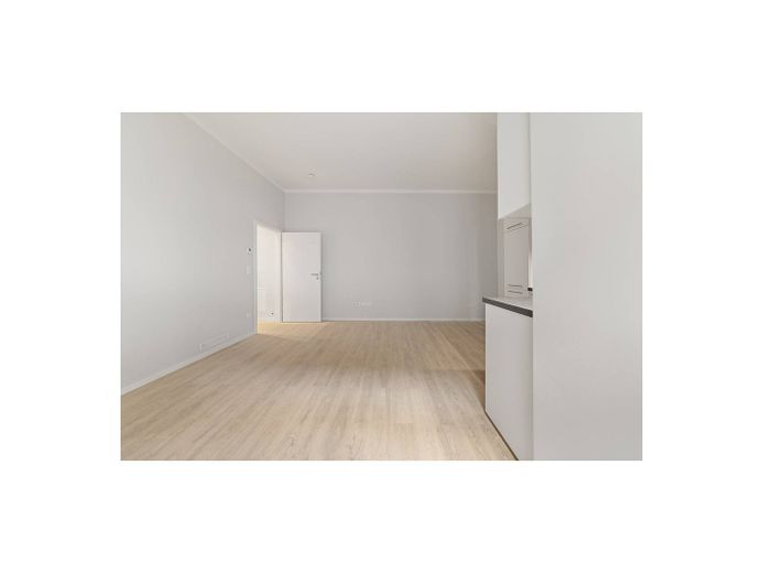 ++Le charme de l'ancien qui séduit : appartement soigné de 2 pièces avec salle de bains baignée de lumière naturelle & cuisine équipée++ – Ansicht III: Wohn- und Essber…
