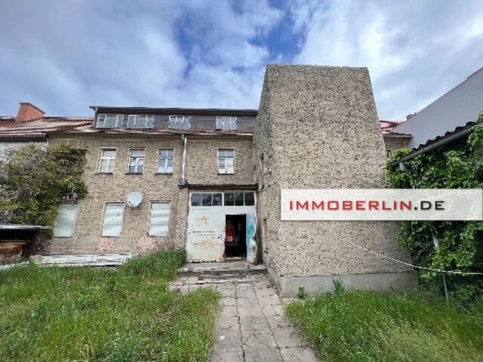 IMMOBERLIN.DE - İyi bir merkez konumunda, büyük potansiyele sahip cazip gelir getiren bina – Photo 1