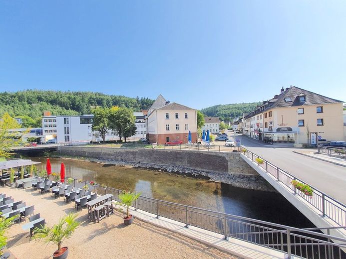 ++ WOHN- UND GESCHÄFTSHAUS IN ZENTRALER LAGE! TOP RENDITE!! ++ – AUSSICHT