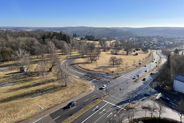 Appartamento soleggiato di 2,5 locali con vista panoramica su Heidenheim in vendita