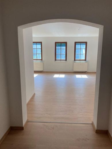 Großzügige 2-Zimmer mit Laminat und offener Küche in ruhiger Lage! – PHOTO-2022-06-17-13-01-39_6