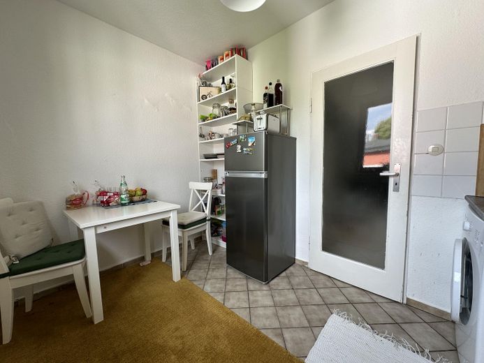 Centralne mieszkanie 2-pokojowe w frankfurckim Ostend z balkonem i EBK – Foto 17